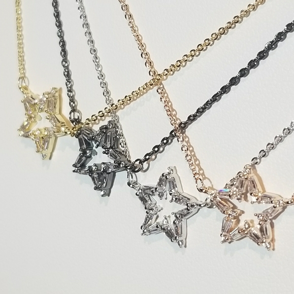💖 New in Gift Box 🎁 Pave CZ Star Necklace - Picture 8 of 12
